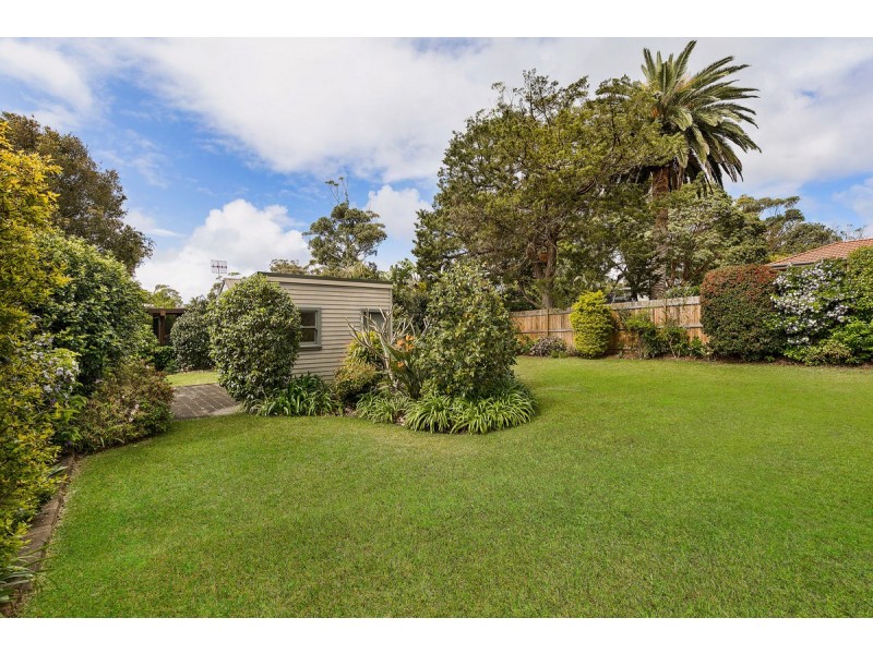 8 Point Street, Bateau Bay NSW 2261