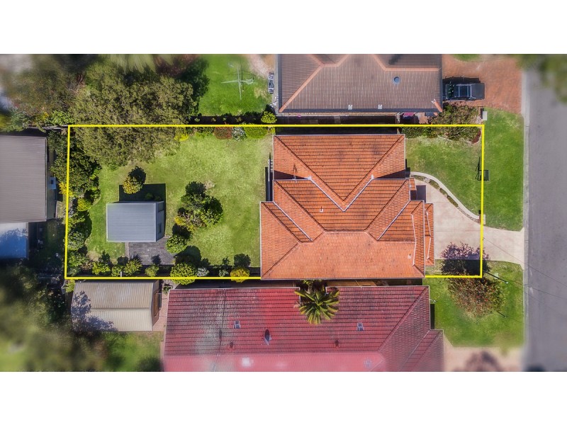 8 Point Street, Bateau Bay NSW 2261