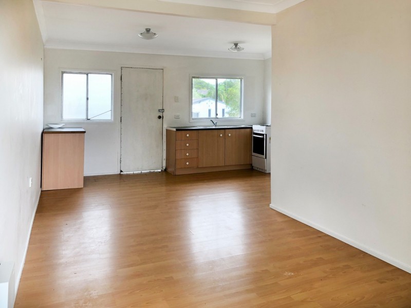 17 Hillcrest Avenue, Bateau Bay NSW 2261