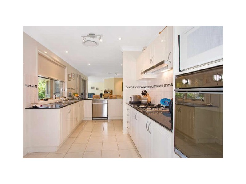 31 Bataan Circuit, Bateau Bay NSW 2261