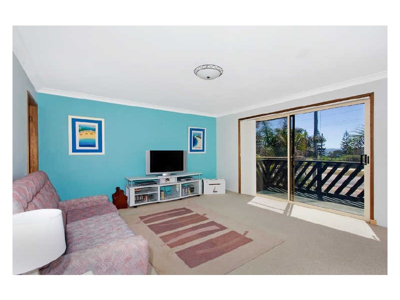 4 Wilfred Barret Dr, The Entrance North NSW 2261