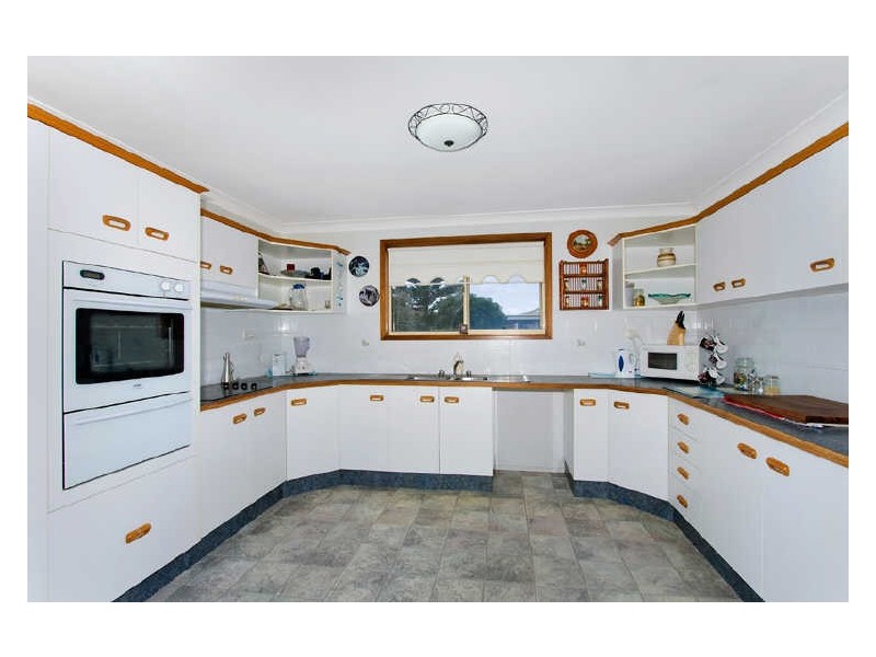 4 Wilfred Barret Dr, The Entrance North NSW 2261