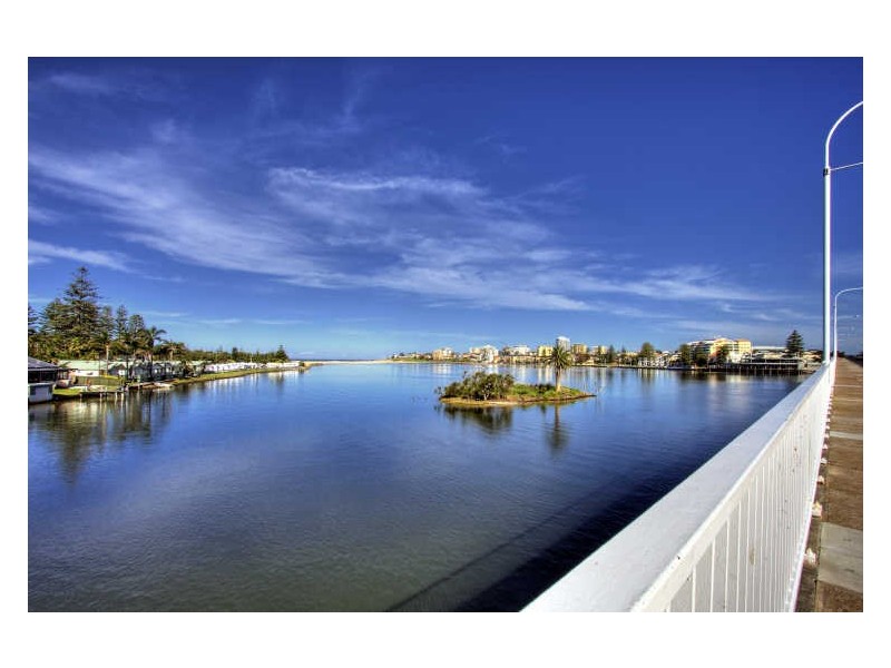 4 Wilfred Barret Dr, The Entrance North NSW 2261