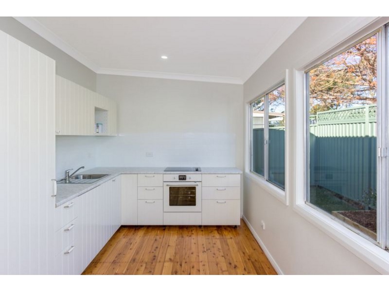 10 Sabrina Avenue, Bateau Bay NSW 2261