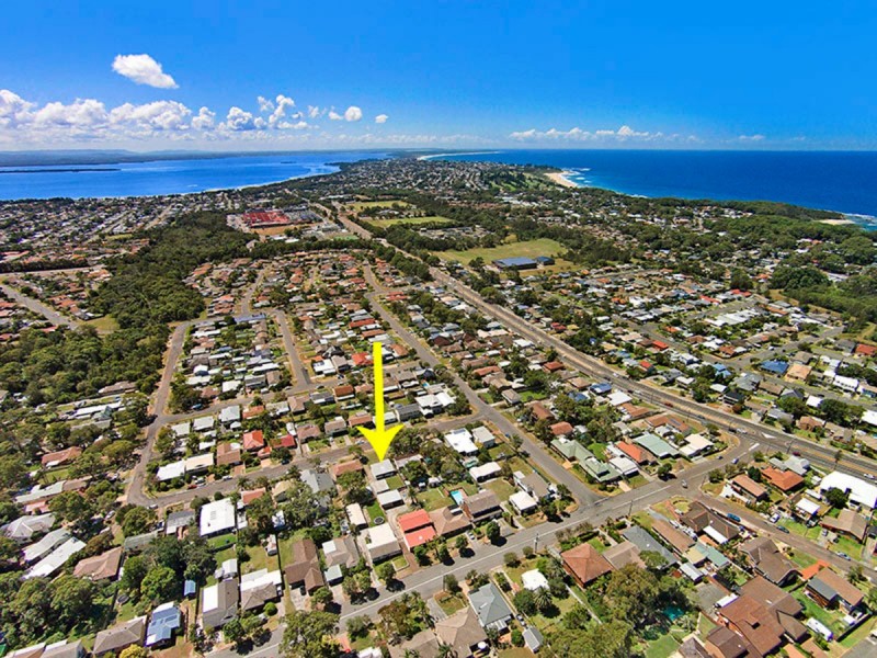 10 Sabrina Avenue, Bateau Bay NSW 2261