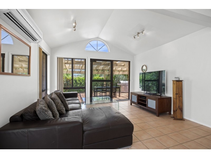 12 Jessica Street, Bateau Bay NSW 2261