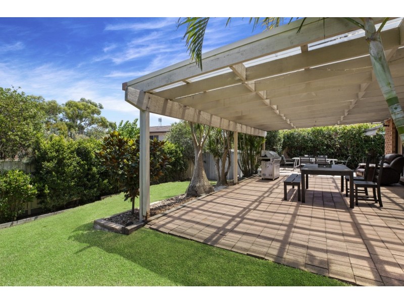 12 Jessica Street, Bateau Bay NSW 2261