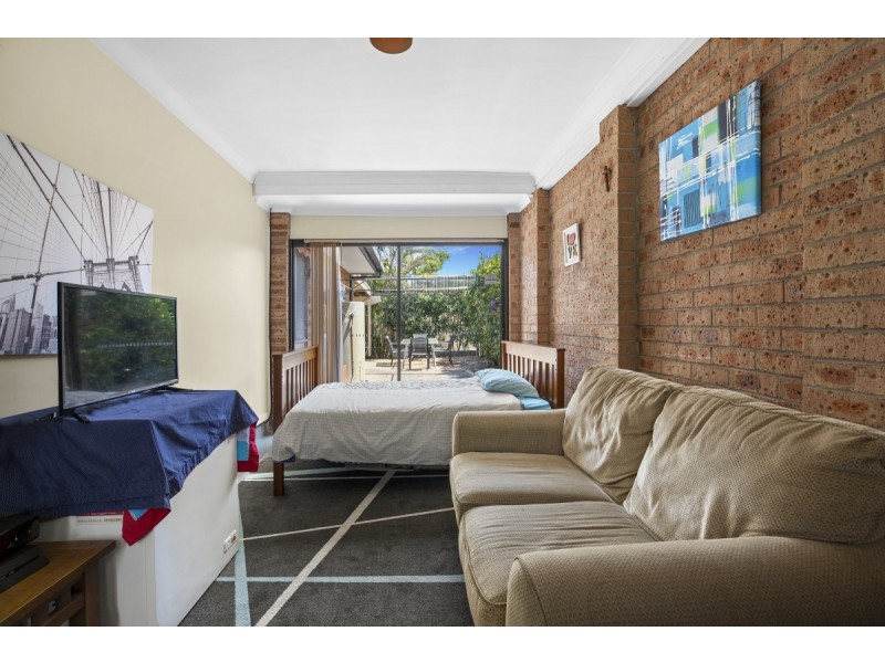 12 Jessica Street, Bateau Bay NSW 2261