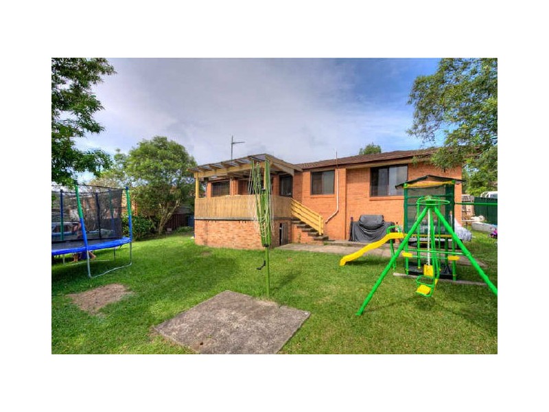 15 Premier Way, Bateau Bay NSW 2261