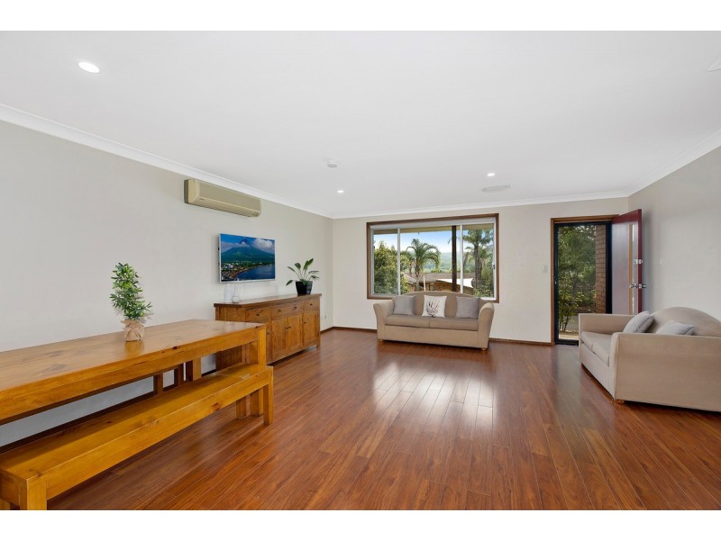 73 Premier Way, Bateau Bay NSW 2261