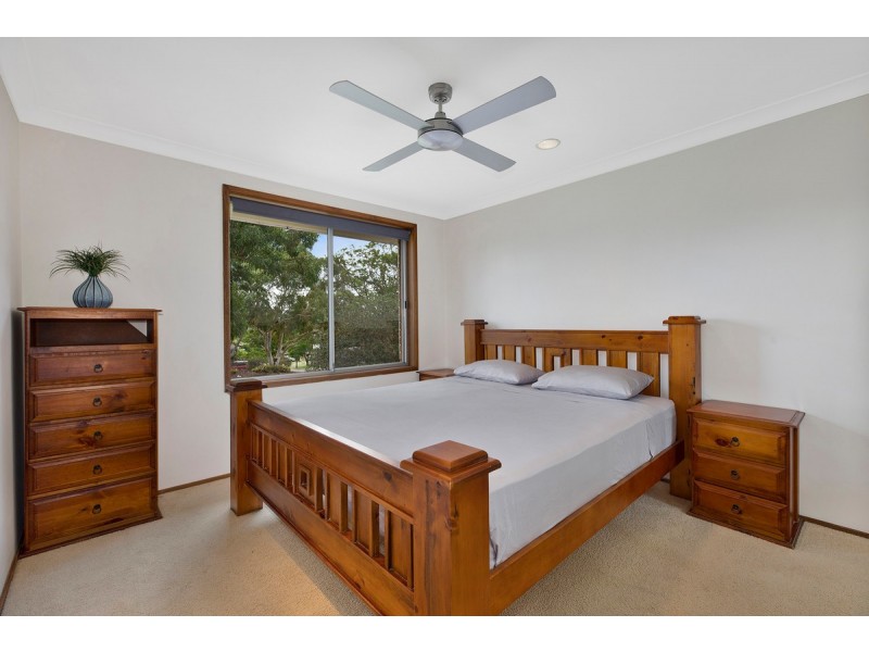 73 Premier Way, Bateau Bay NSW 2261