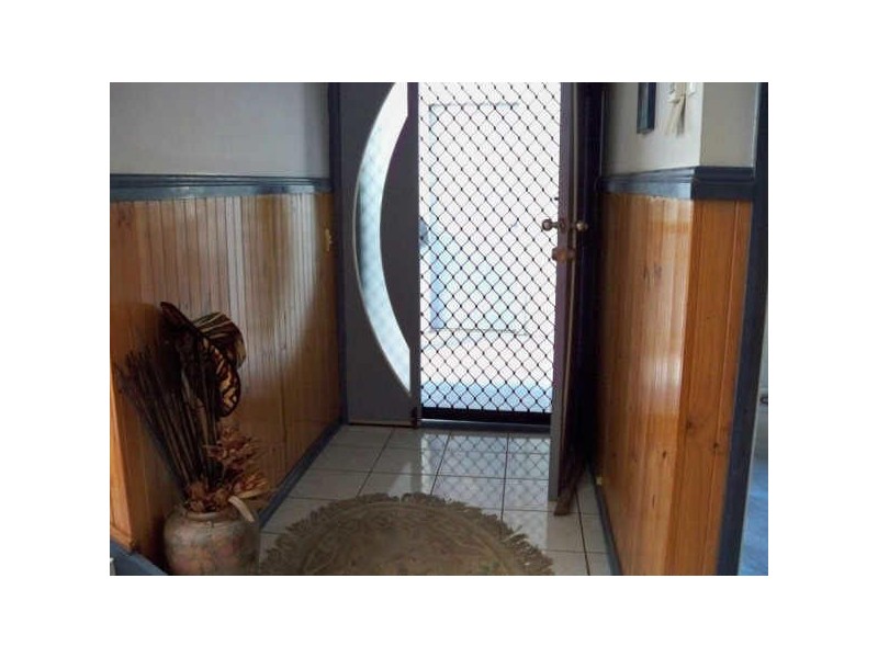 2 Stephenson Road, Bateau Bay NSW 2261