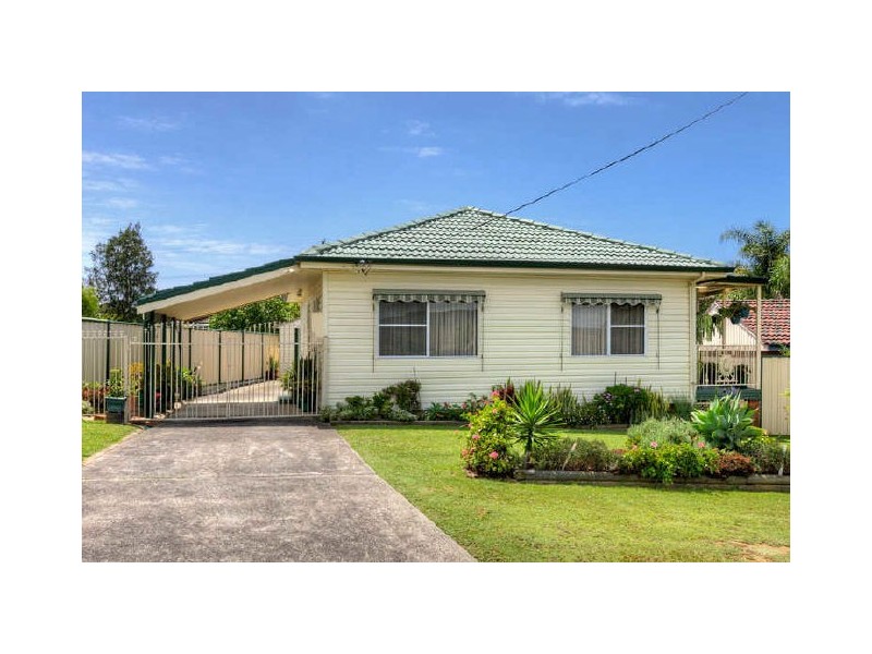 60 Lumby Drive, Bateau Bay NSW 2261