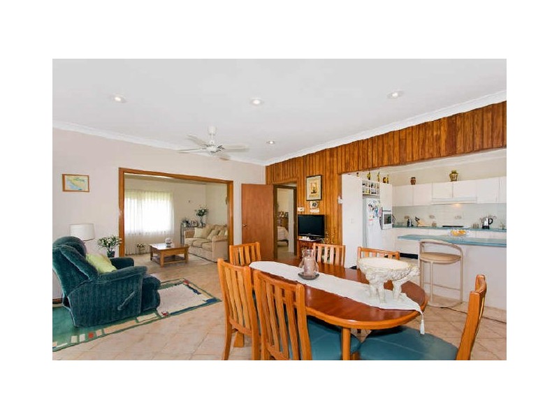 60 Lumby Drive, Bateau Bay NSW 2261