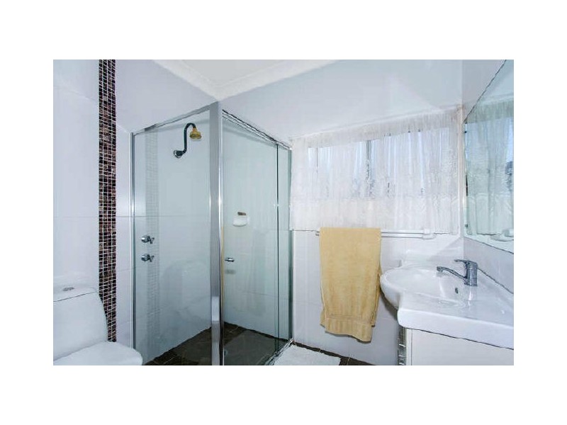 60 Lumby Drive, Bateau Bay NSW 2261