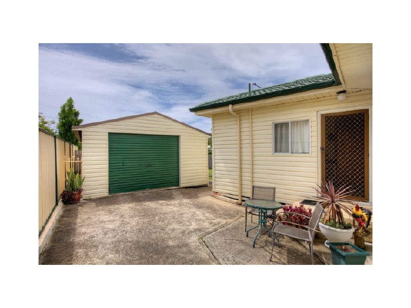 60 Lumby Drive, Bateau Bay NSW 2261