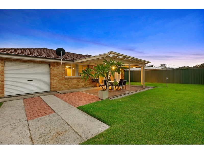 15 Finch Place, Bateau Bay NSW 2261