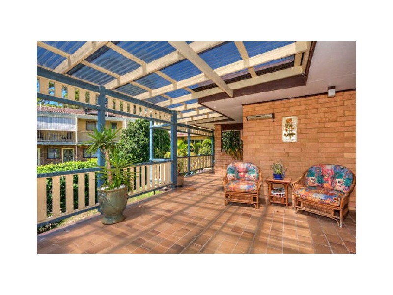 16 Barry Street, Bateau Bay NSW 2261