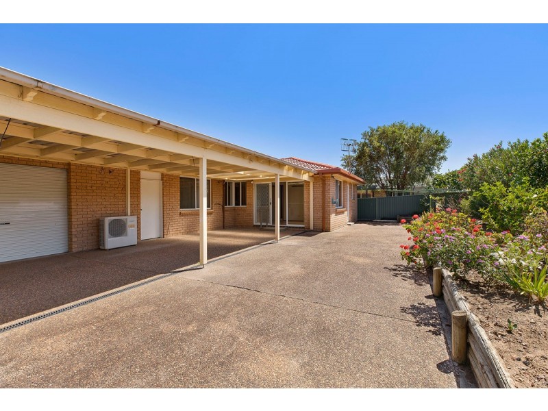 28 Sir Joseph Banks Drive, Bateau Bay NSW 2261