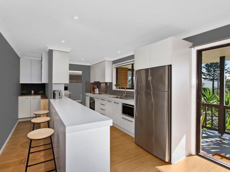 8 Wordsworth Avenue, Bateau Bay NSW 2261