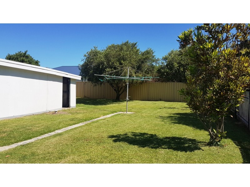 72 Ocean View Road, Gorokan NSW 2263
