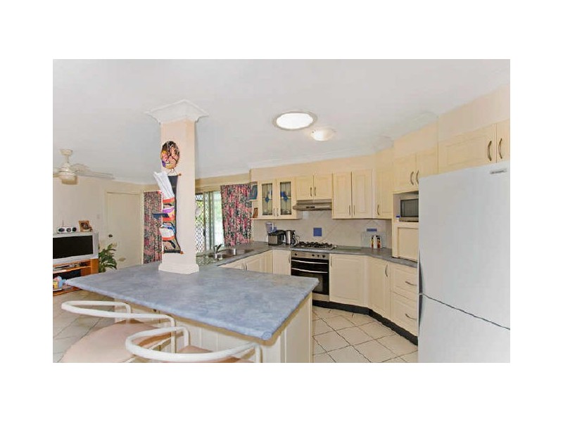 2 Jessica Street, Bateau Bay NSW 2261