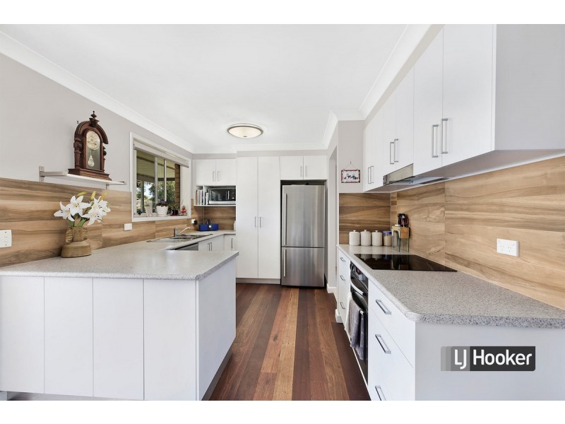 6 Promenade Avenue, Bateau Bay NSW 2261