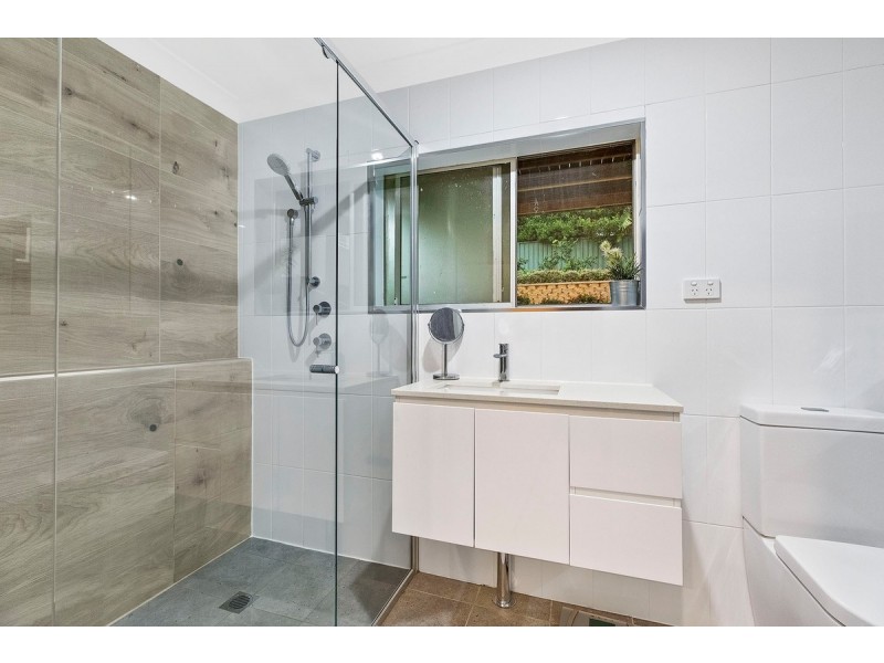 8 Berne Street, Bateau Bay NSW 2261