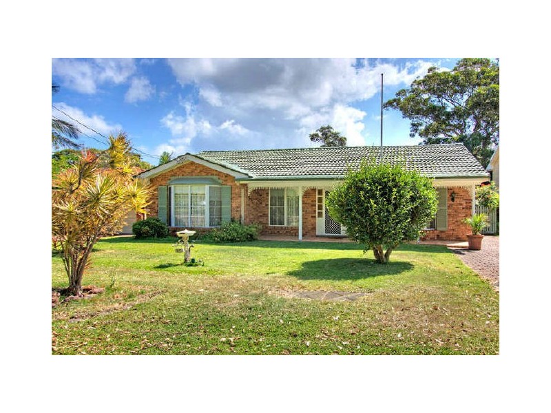 9 Lakin Street, Bateau Bay NSW 2261