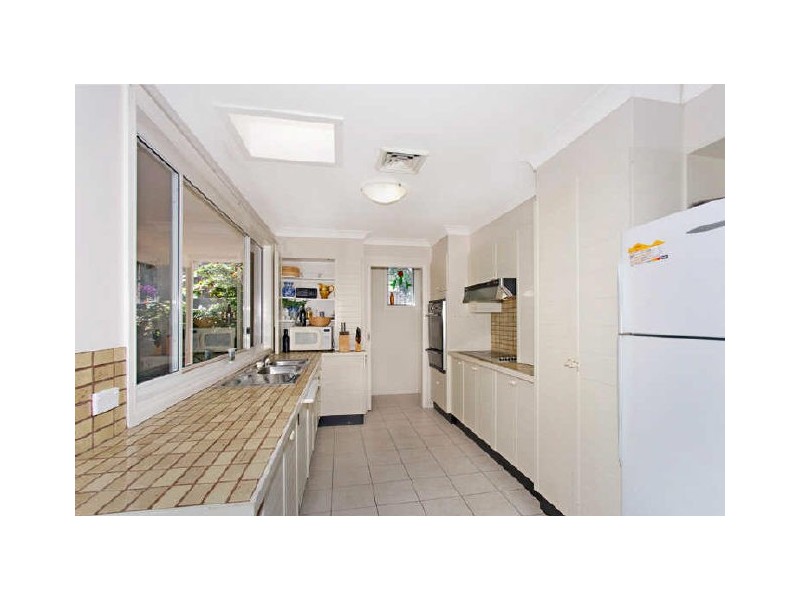 9 Lakin Street, Bateau Bay NSW 2261