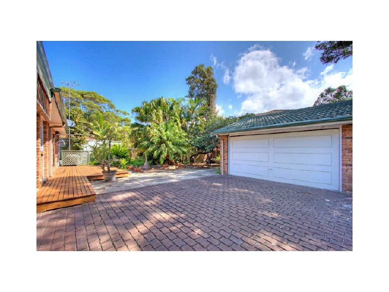 9 Lakin Street, Bateau Bay NSW 2261