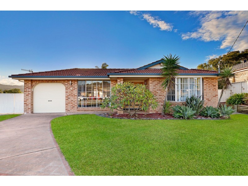 9 Peta Close, Bateau Bay NSW 2261