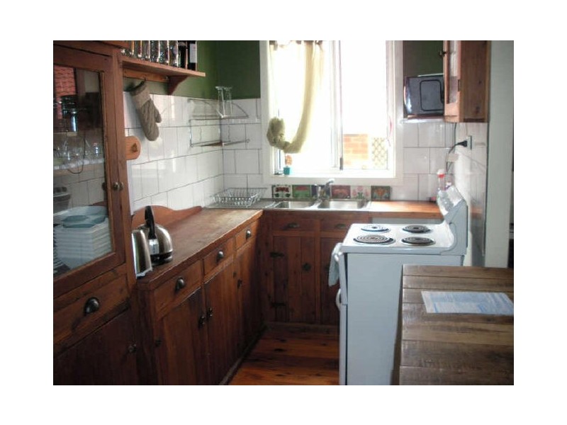 193 Bateau Bay Road, Bateau Bay NSW 2261