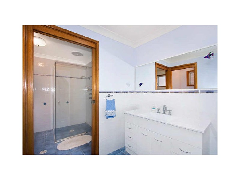 9 Anglers Drive, Bateau Bay NSW 2261