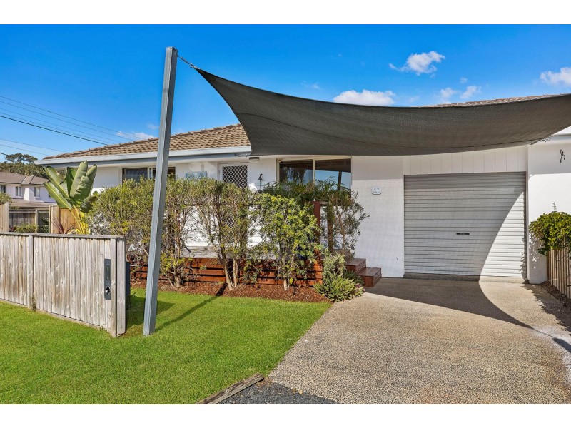 2/1 Papala Avenue, Bateau Bay NSW 2261