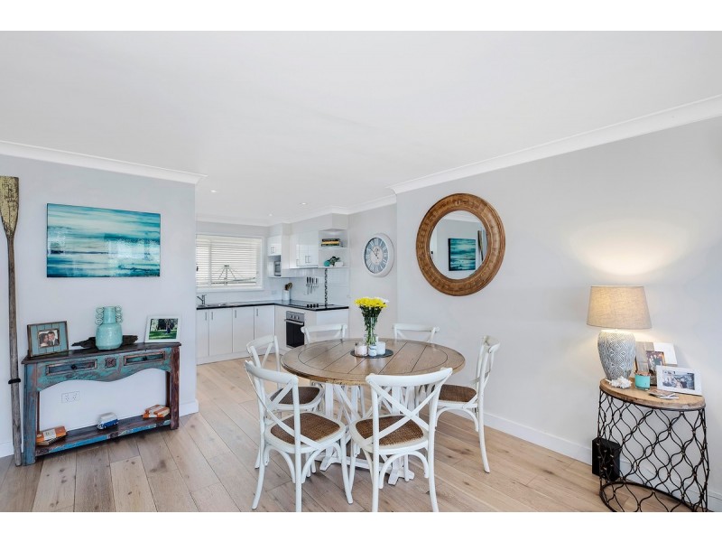 2/1 Papala Avenue, Bateau Bay NSW 2261