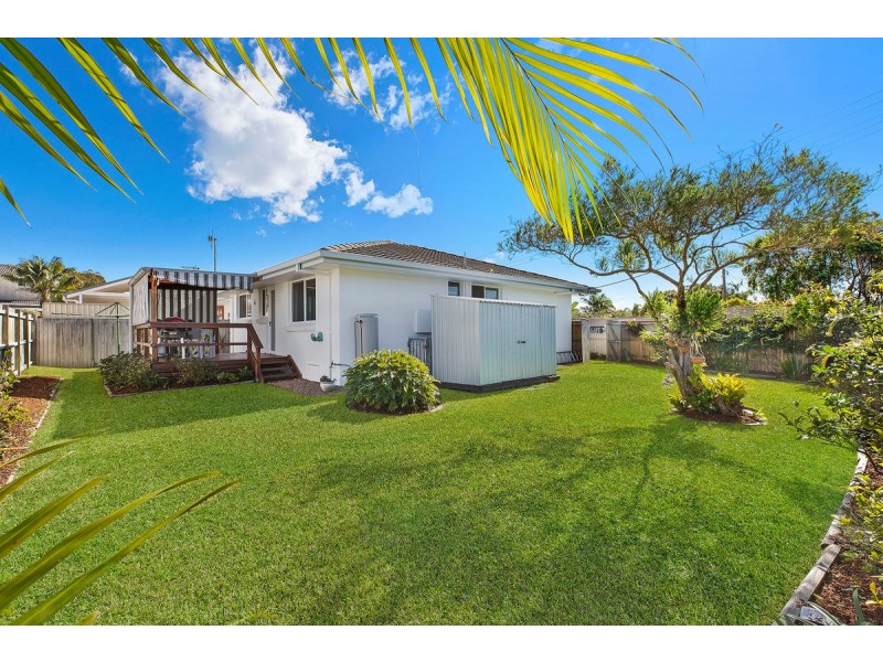 2/1 Papala Avenue, Bateau Bay NSW 2261