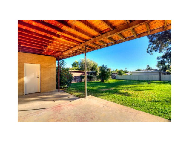 17 Hillcrest Avenue, Bateau Bay NSW 2261