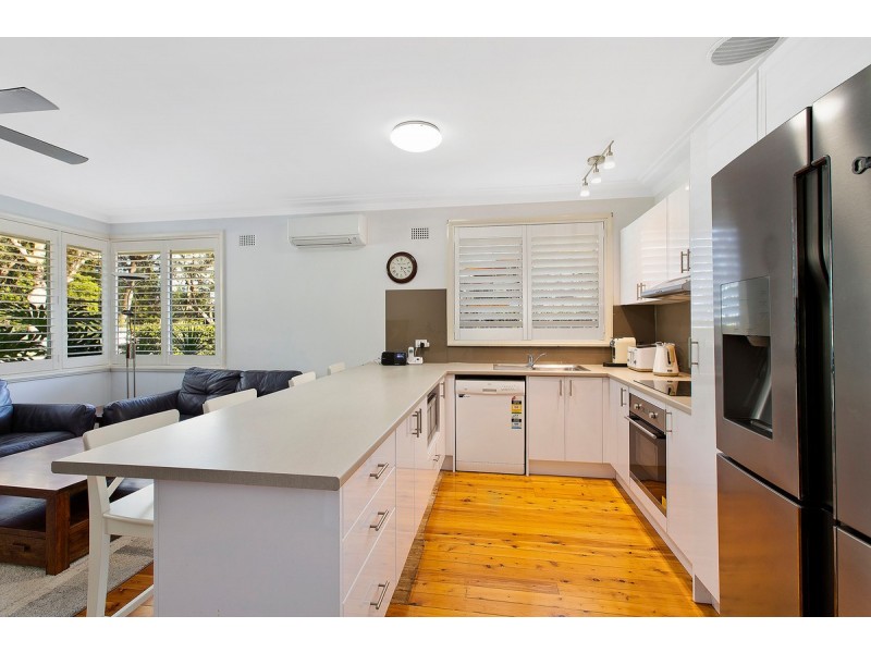 13 Reserve Drive, Bateau Bay NSW 2261