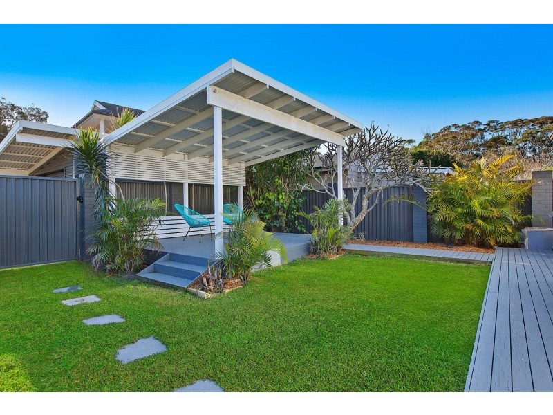 13 Reserve Drive, Bateau Bay NSW 2261