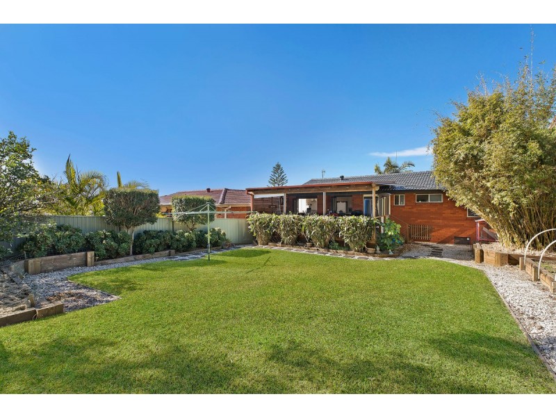 13 Margherita Avenue, Bateau Bay NSW 2261