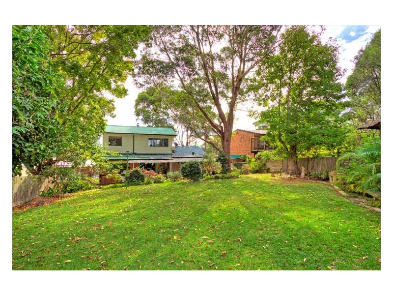 13 Toongara Avenue, Bateau Bay NSW 2261
