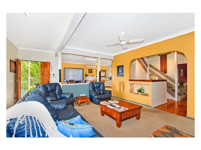 13 Toongara Avenue, Bateau Bay NSW 2261
