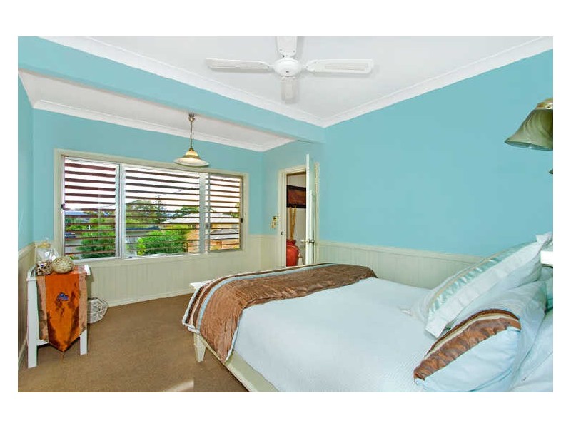 13 Toongara Avenue, Bateau Bay NSW 2261