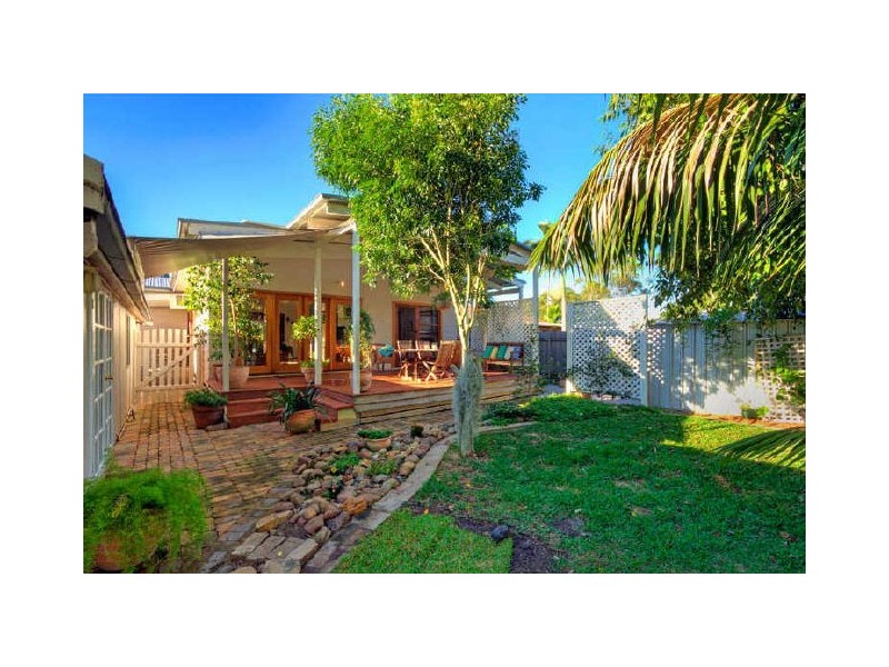 16 Gregory Street, Berkeley Vale NSW 2261