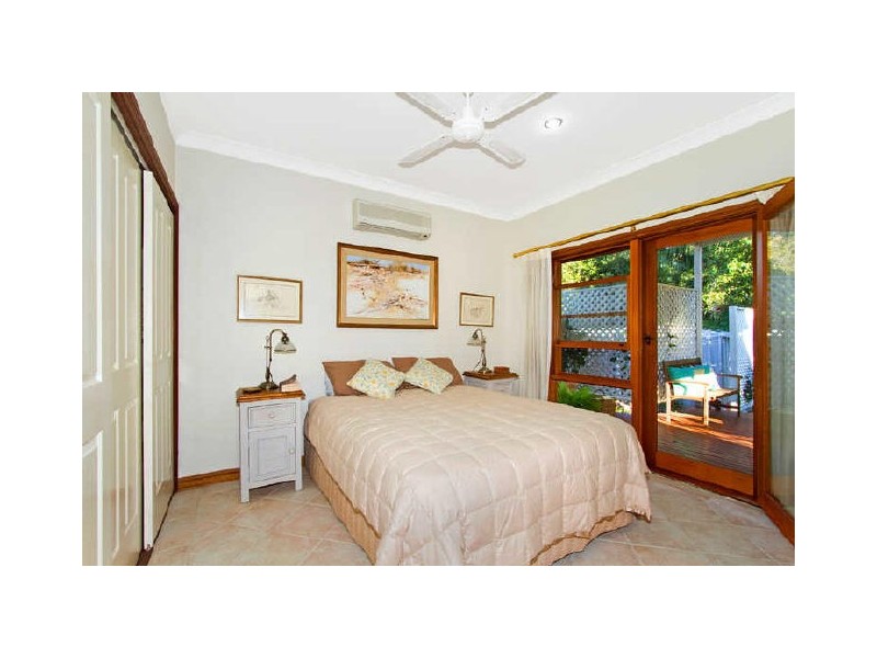 16 Gregory Street, Berkeley Vale NSW 2261