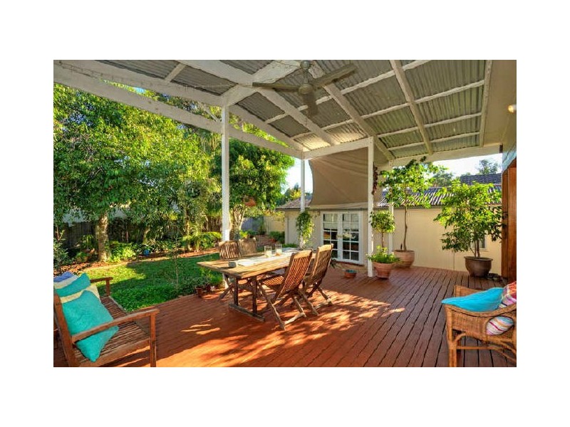 16 Gregory Street, Berkeley Vale NSW 2261