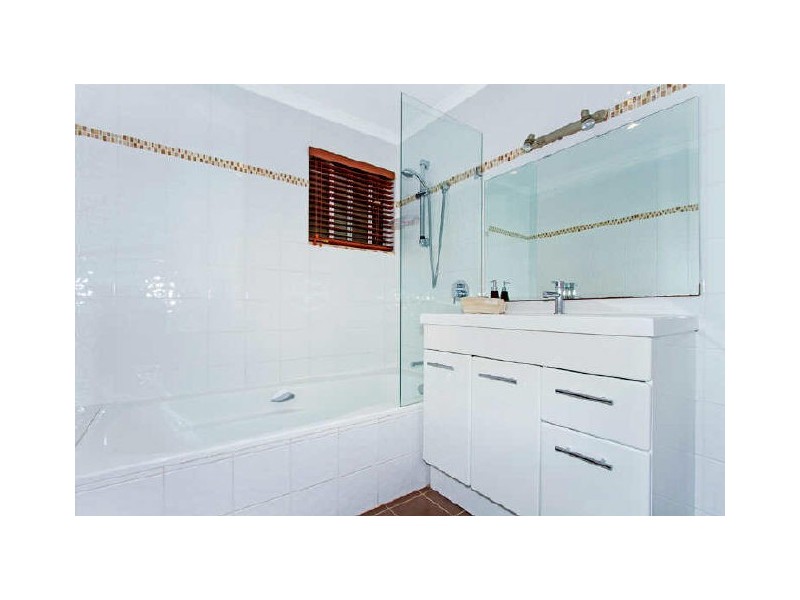 13 Bushlands Avenue, Killarney Vale NSW 2261