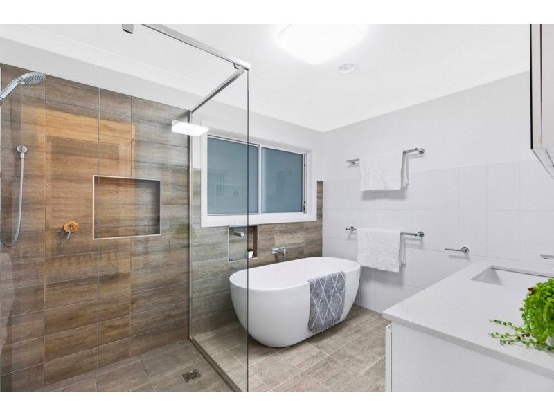 8 Berne Street, Bateau Bay NSW 2261