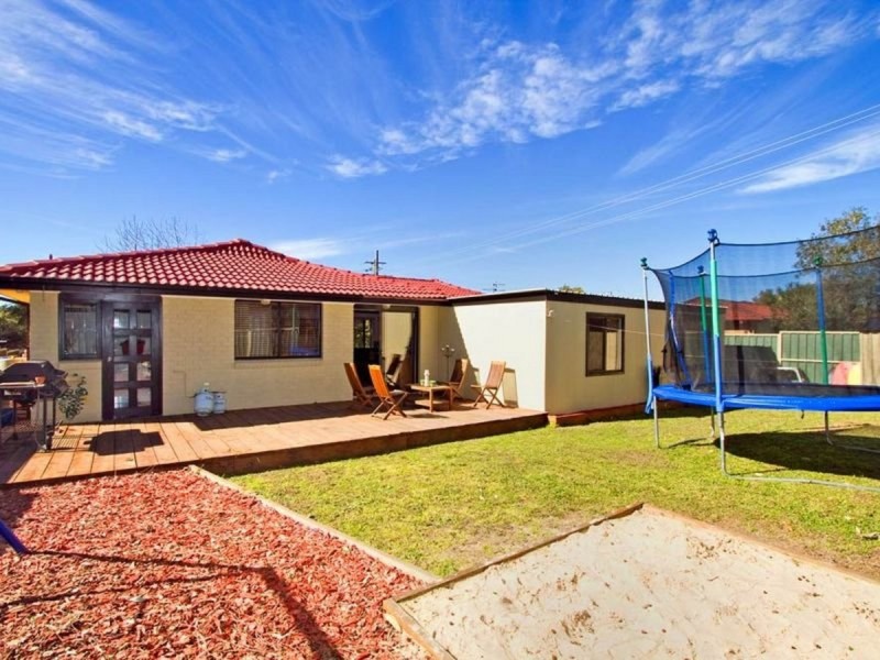16 Sierra Avenue, Bateau Bay NSW 2261